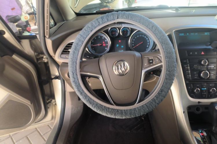 Used Buick GT 2013 GT 1.6L Automatic Fashion Edition Steering Wheel
