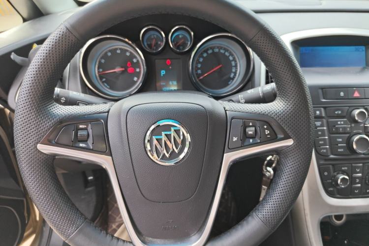 Used Buick GT 2013 GT 1.6T Automatic Fashion Sport Edition Steering Wheel