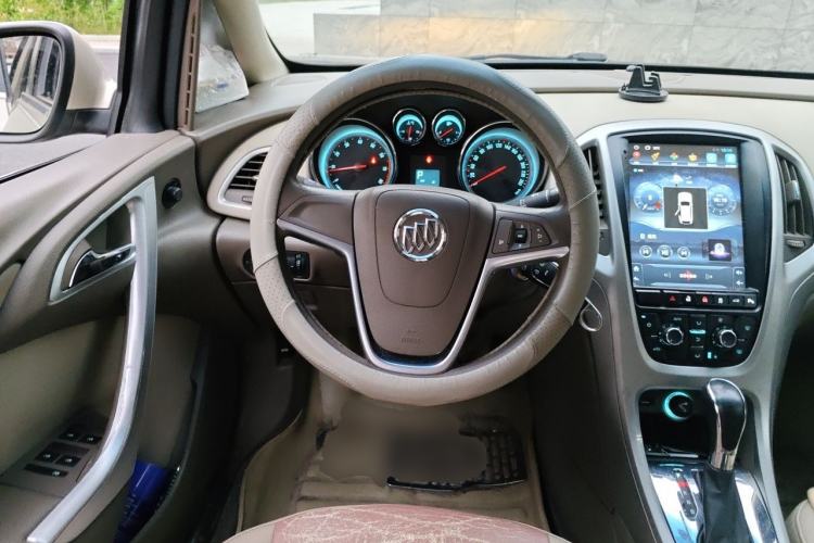 Used Buick GT 2013 GT 1.6L Automatic Fashion Edition Steering Wheel