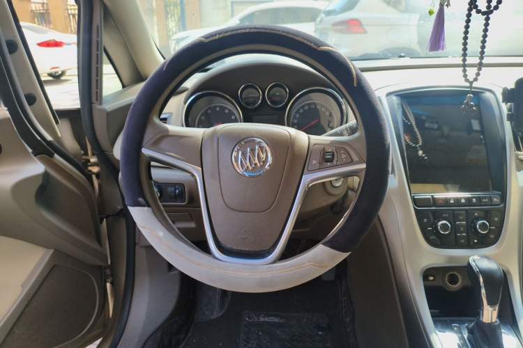 Used Buick GT 2013 GT 1.6L Automatic Fashion Edition Steering Wheel