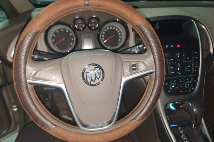 Used Buick GT 2013 GT 1.6L Automatic Fashion Edition Steering Wheel