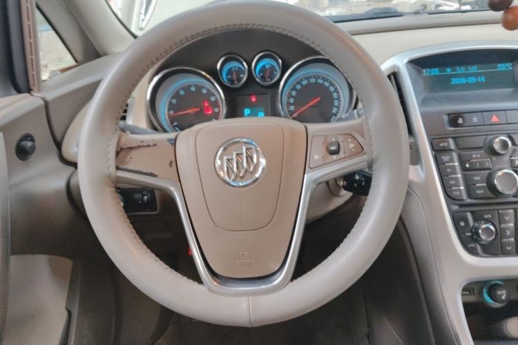 Used Buick GT 2013 GT 1.6L Automatic Fashion Edition Steering Wheel