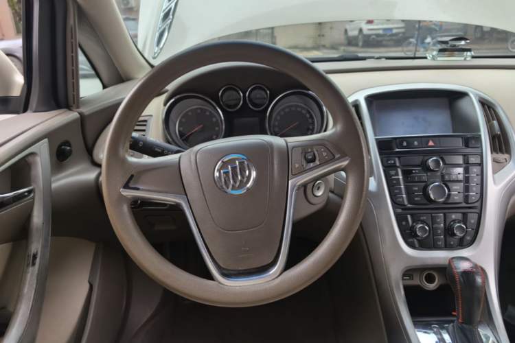 Used Buick GT 2013 GT 1.6L Automatic Fashion Edition Steering Wheel