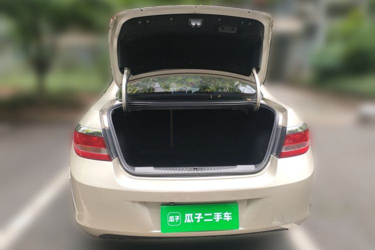 Used Buick GT 2013 GT 1.6L Automatic Fashion Edition Trunk