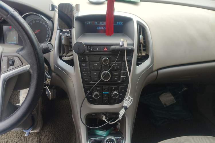 Used Buick GT 2013 GT 1.6L Manual Entry-Level Model Audio And AC Panel