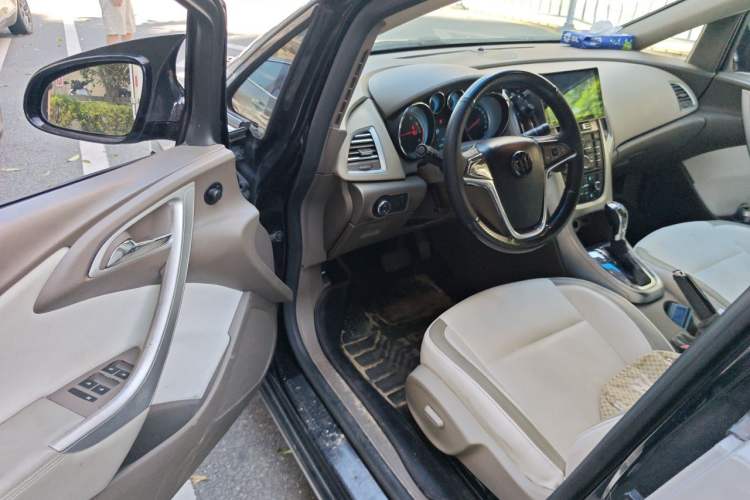 Used Buick GT 2013 GT 1.6L Automatic Fashion Edition Driver Seat
