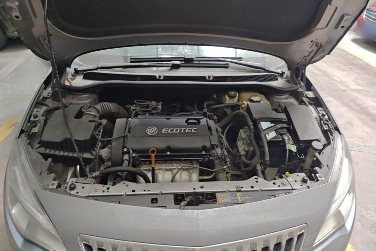 Used Buick GT 2013 XT 1.6L Automatic Fashion Edition Engine Bay