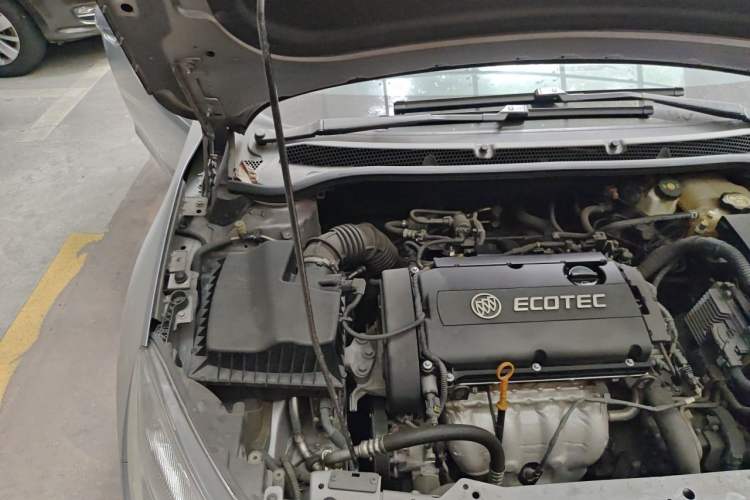 Used Buick GT 2013 XT 1.6L Automatic Fashion Edition Engine Bay Right