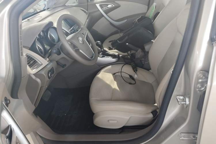 Used Buick GT 2013 GT 1.6L Automatic Fashion Edition Left Front Seat