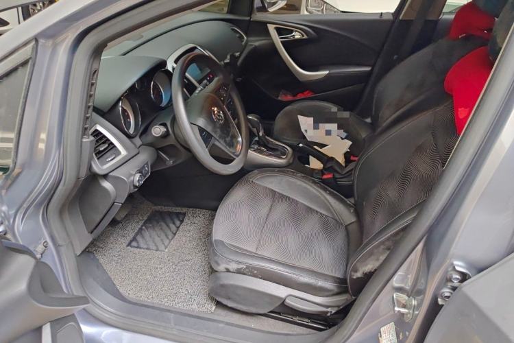 Used Buick GT 2013 XT 1.6L Automatic Fashion Edition Left Front Seat