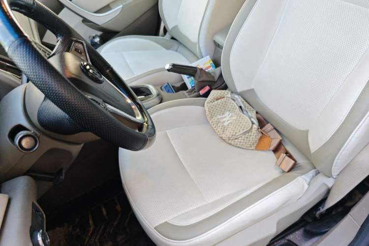 Used Buick GT 2013 GT 1.6L Automatic Fashion Edition Left Front Seat