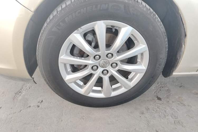 Used Buick GT 2013 GT 1.6L Automatic Fashion Edition Left Front Wheel Hub