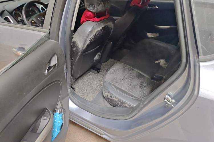Used Buick GT 2013 XT 1.6L Automatic Fashion Edition Left Rear Seat