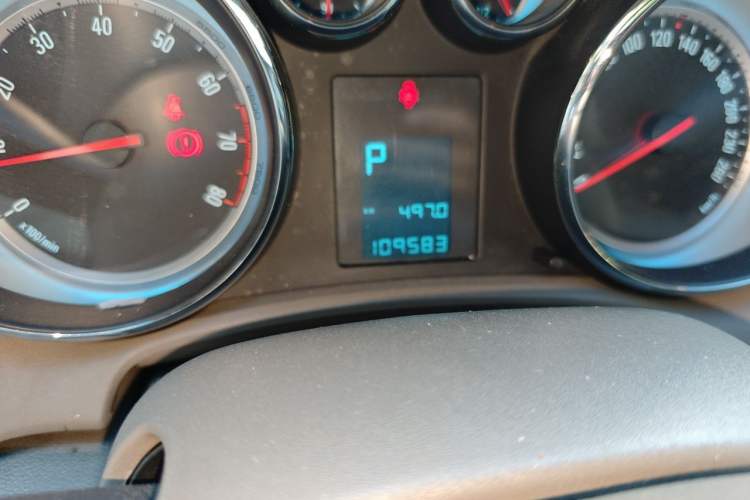 Used Buick GT 2013 GT 1.6L Automatic Fashion Edition Odometer Close Up