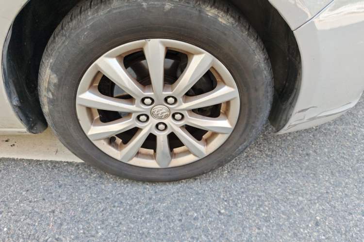 Used Buick GT 2013 GT 1.6L Automatic Fashion Edition Right Front Wheel Hub