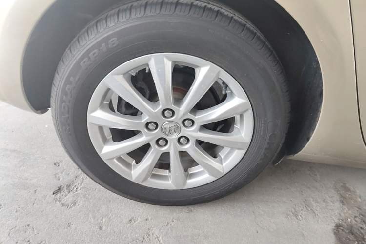 Used Buick GT 2013 GT 1.6L Automatic Fashion Edition Right Rear Wheel Hub