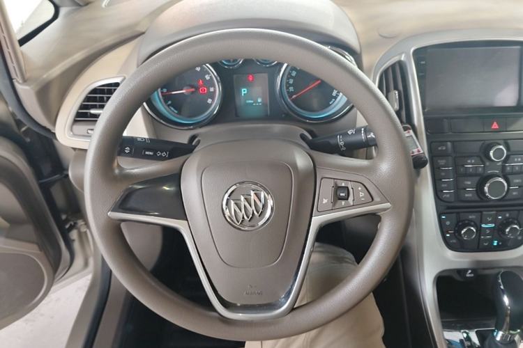 Used Buick GT 2013 GT 1.6L Automatic Fashion Edition Steering Wheel