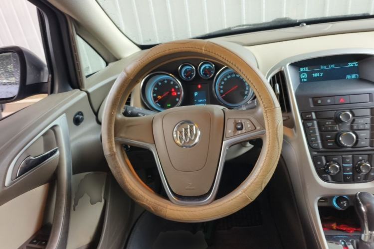 Used Buick GT 2013 GT 1.6L Automatic Fashion Edition Steering Wheel