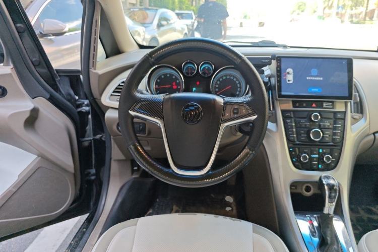 Used Buick GT 2013 GT 1.6L Automatic Fashion Edition Steering Wheel