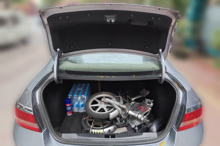 Used Buick GT 2013 GT 1.8L Automatic Fashion Edition Trunk