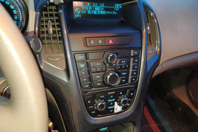 Used Buick GT 2013 GT 1.6L Manual Comfort Edition Audio And AC Panel