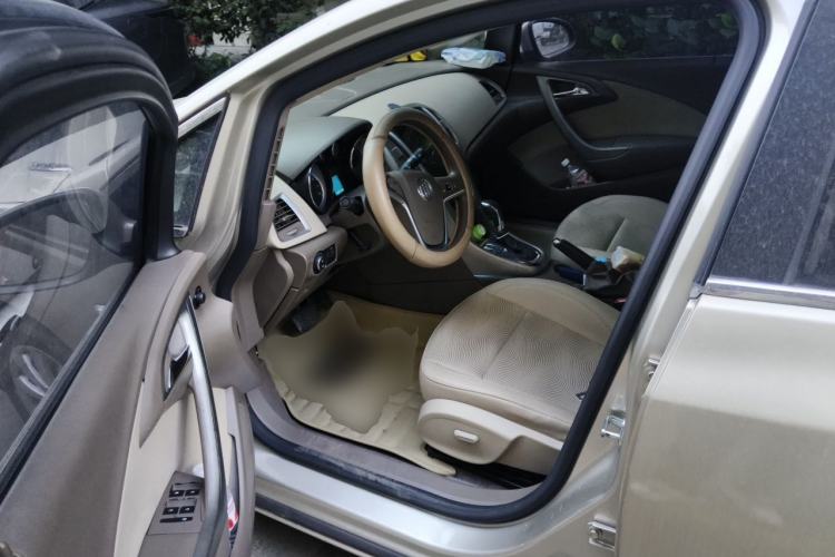 Used Buick GT 2013 GT 1.6L Automatic Fashion Edition Driver Seat