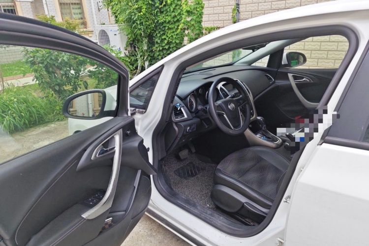 Used Buick GT 2013 XT 1.6L Automatic Fashion Edition Driver Seat