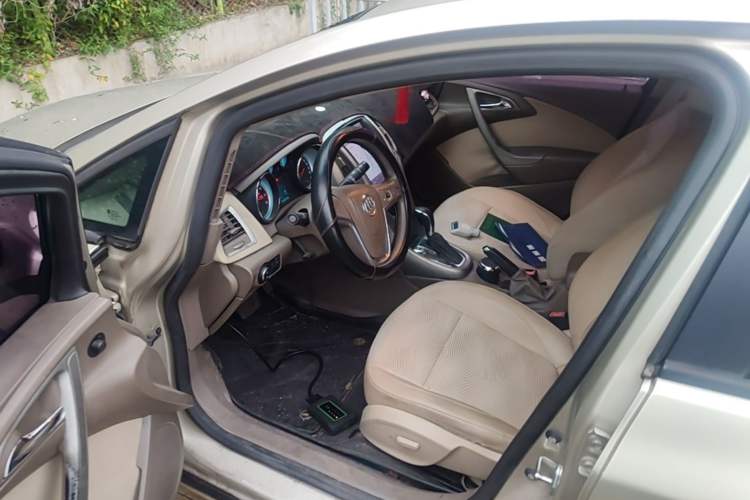 Used Buick GT 2013 GT 1.6L Automatic Fashion Edition Driver Seat