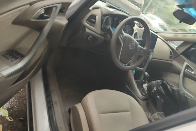 Used Buick GT 2013 GT 1.6L Manual Entry-Level Model Driver Seat