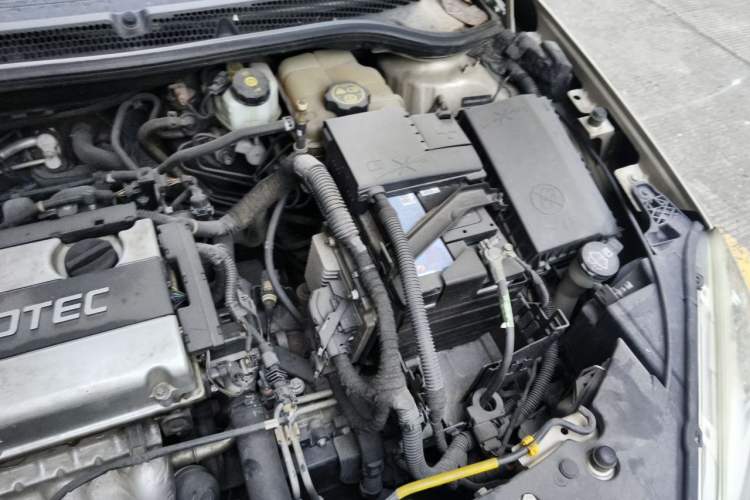 Used Buick GT 2013 GT 1.6L Automatic Fashion Edition Engine Bay Left