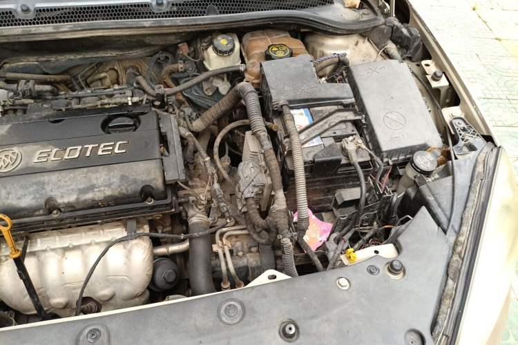 Used Buick GT 2013 GT 1.8L Automatic Fashion Edition Engine Bay Left