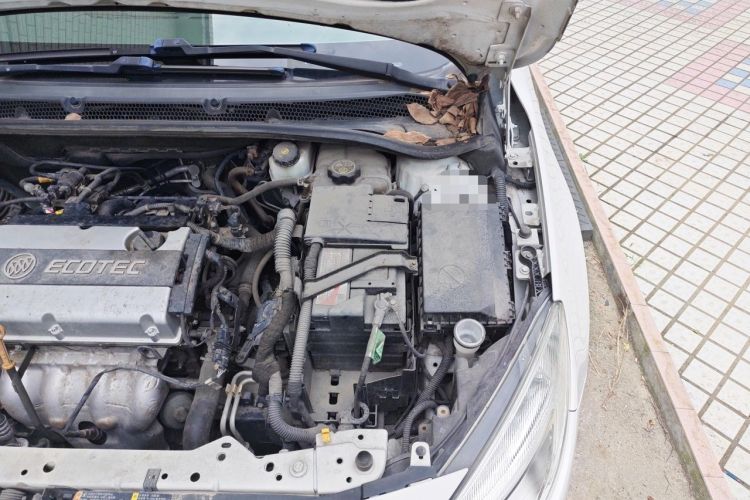 Used Buick GT 2013 XT 1.6L Automatic Fashion Edition Engine Bay Left