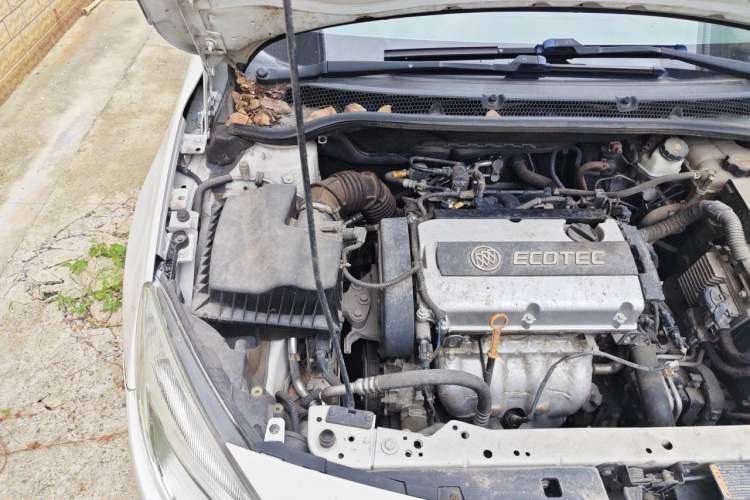 Used Buick GT 2013 XT 1.6L Automatic Fashion Edition Engine Bay Right
