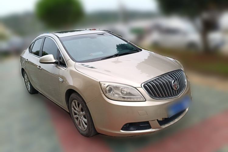 Used Buick GT 2013 GT 1.8L Automatic Fashion Edition Front Right 45 Deg