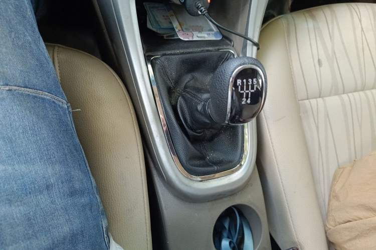 Used Buick GT 2013 GT 1.6L Manual Comfort Edition Gear Lever