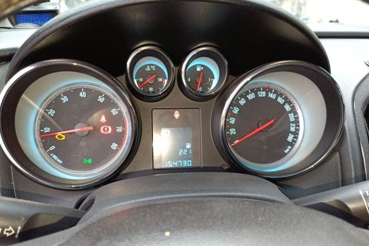 Used Buick GT 2013 GT 1.8L Automatic Fashion Edition Instrument Cluster
