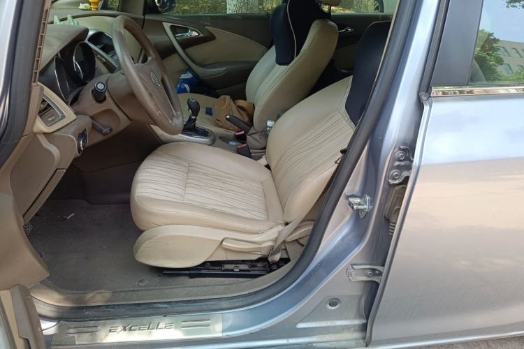 Used Buick GT 2013 GT 1.6L Manual Comfort Edition Left Front Seat