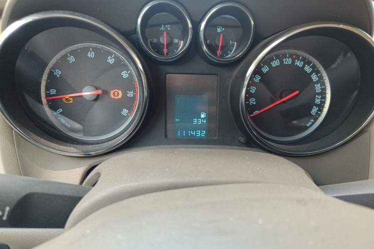 Used Buick GT 2013 GT 1.6L Manual Comfort Edition Odometer Close Up