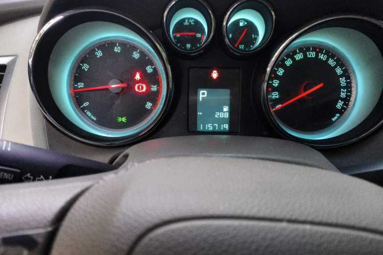 Used Buick GT 2013 GT 1.6L Automatic Fashion Edition Odometer Close Up