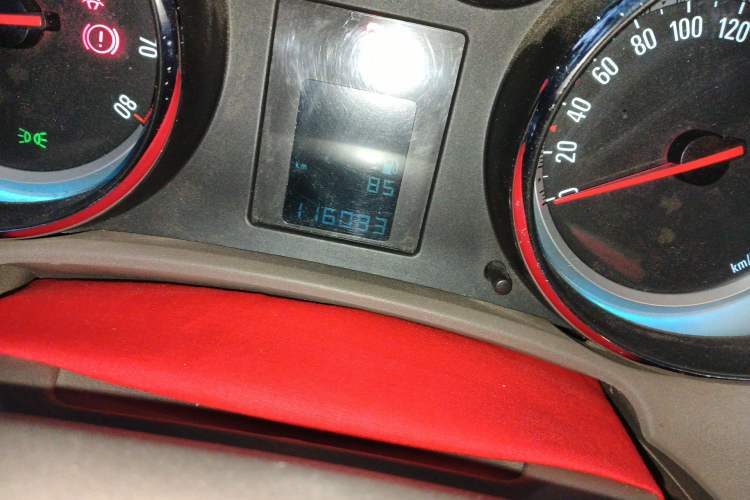 Used Buick GT 2013 GT 1.6L Manual Comfort Edition Odometer Close Up