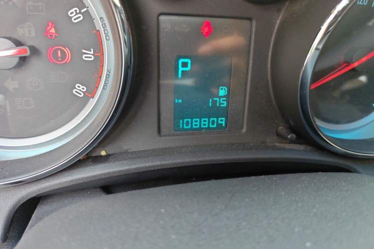 Used Buick GT 2013 XT 1.6L Automatic Fashion Edition Odometer Close Up