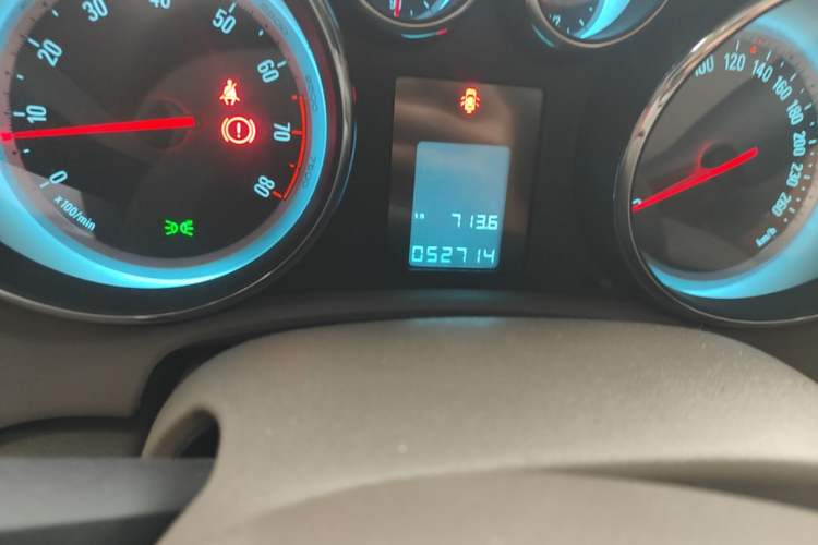 Used Buick GT 2013 GT 1.6L Manual Entry-Level Model Odometer Close Up