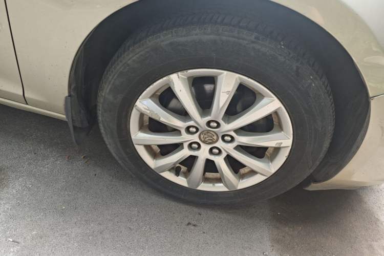 Used Buick GT 2013 GT 1.6L Automatic Fashion Edition Right Front Wheel Hub