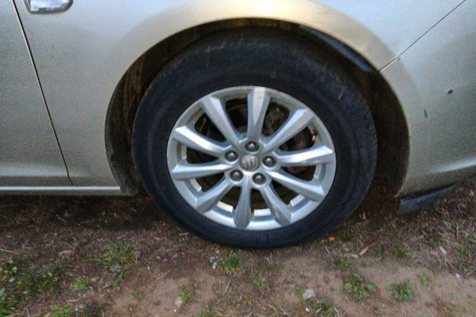 Used Buick GT 2013 GT 1.6L Manual Comfort Edition Right Front Wheel Hub