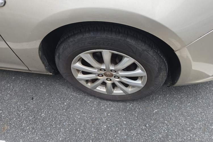 Used Buick GT 2013 GT 1.6L Automatic Fashion Edition Right Front Wheel Hub