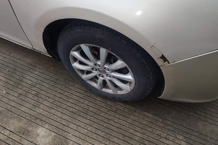 Used Buick GT 2013 GT 1.6L Automatic Fashion Edition Right Front Wheel Hub