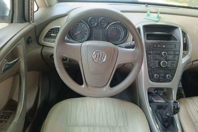 Used Buick GT 2013 GT 1.6L Manual Comfort Edition Steering Wheel