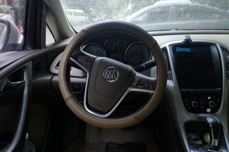 Used Buick GT 2013 GT 1.6L Automatic Fashion Edition Steering Wheel