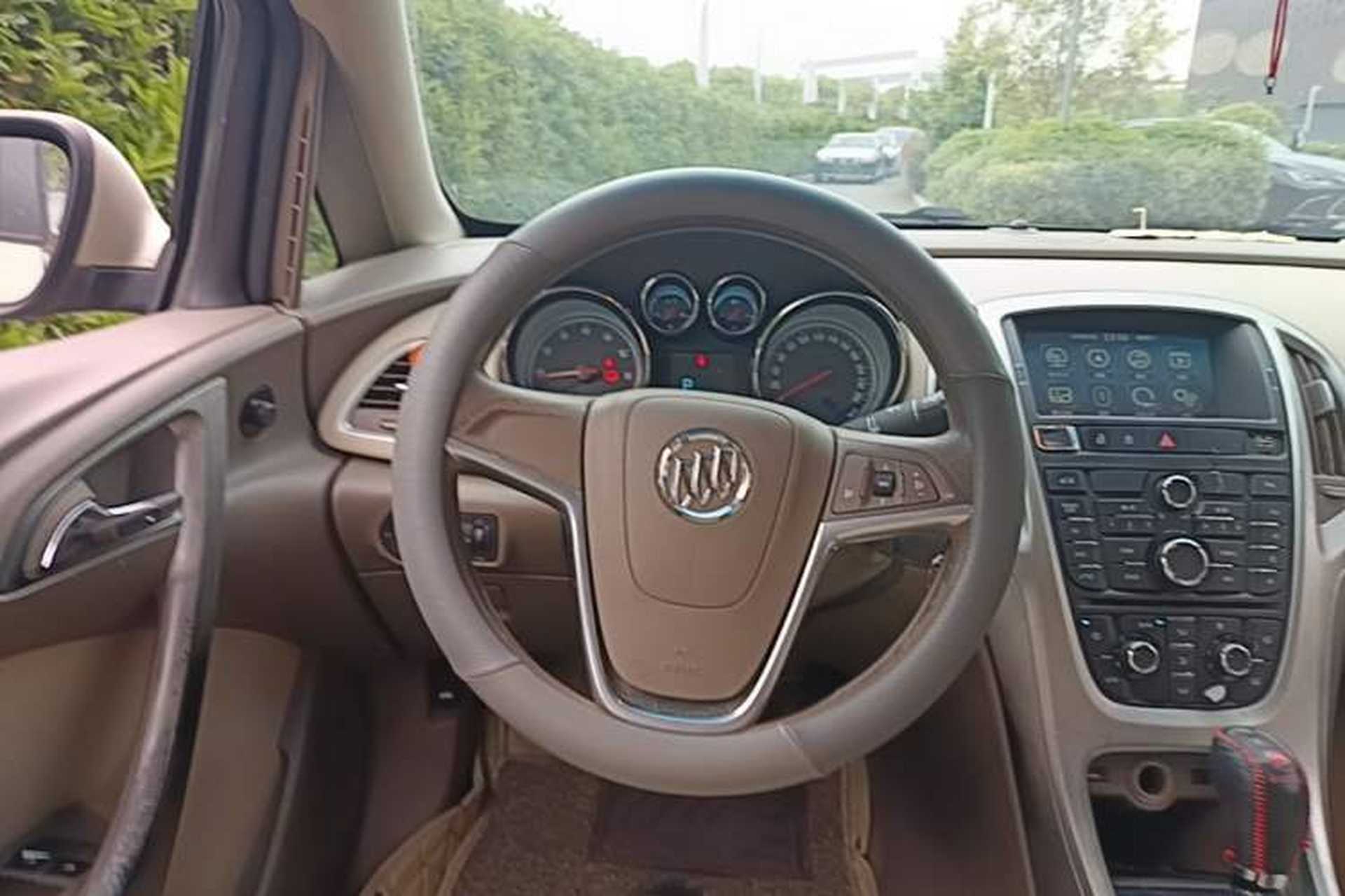 Used Buick GT 2013 GT 1.6L Automatic Fashion Edition Steering Wheel