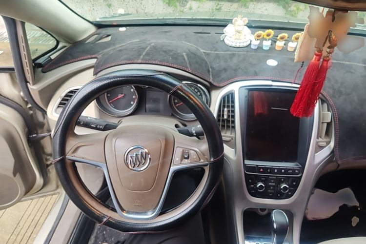 Used Buick GT 2013 GT 1.6L Automatic Fashion Edition Steering Wheel